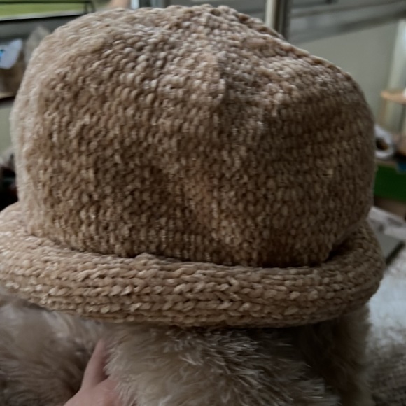 August Hat Company Beanie with roll cuff - Picture 4 of 7